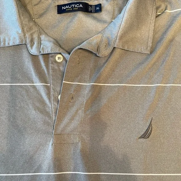 ⛳️Excellent Men’s Nautica XL golf shirt. SOFT, Beautiful gray w/ white stripe. - Picture 2 of 5